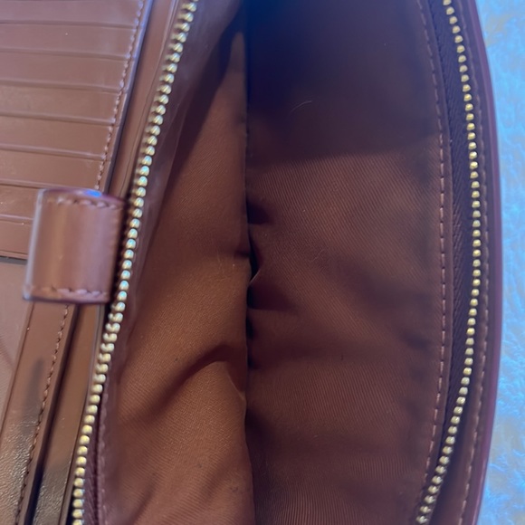 Coach Women’s wallet in Honey color - Picture 4 of 12